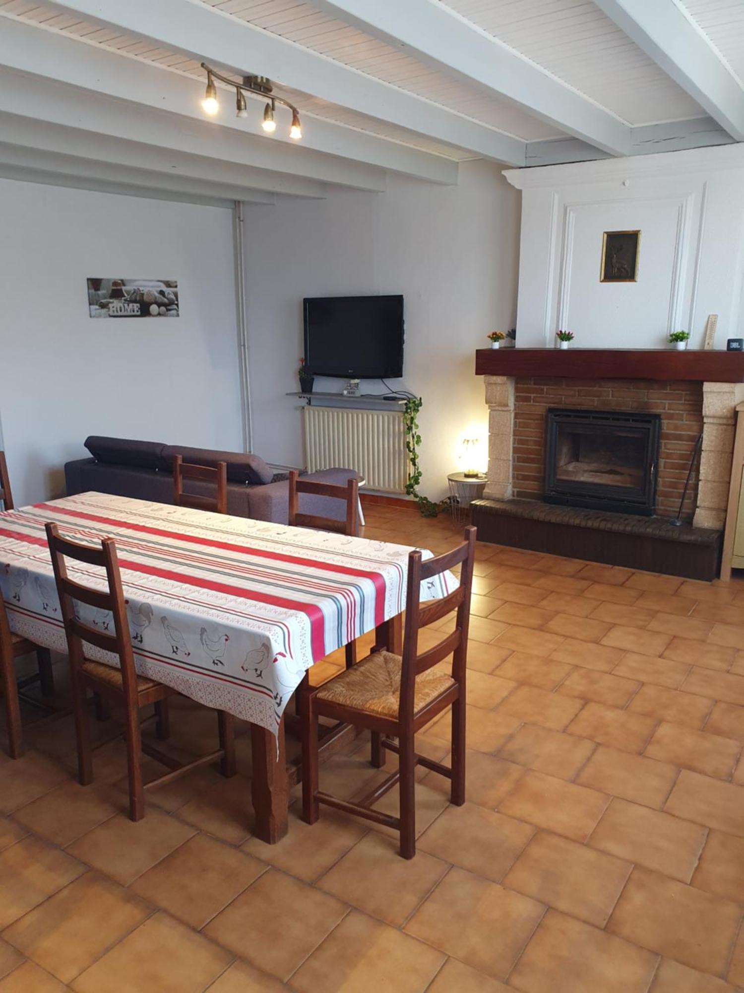 Maison 2 Chambres Au Calme Saint-Bonnet-sur-Gironde ภายนอก รูปภาพ